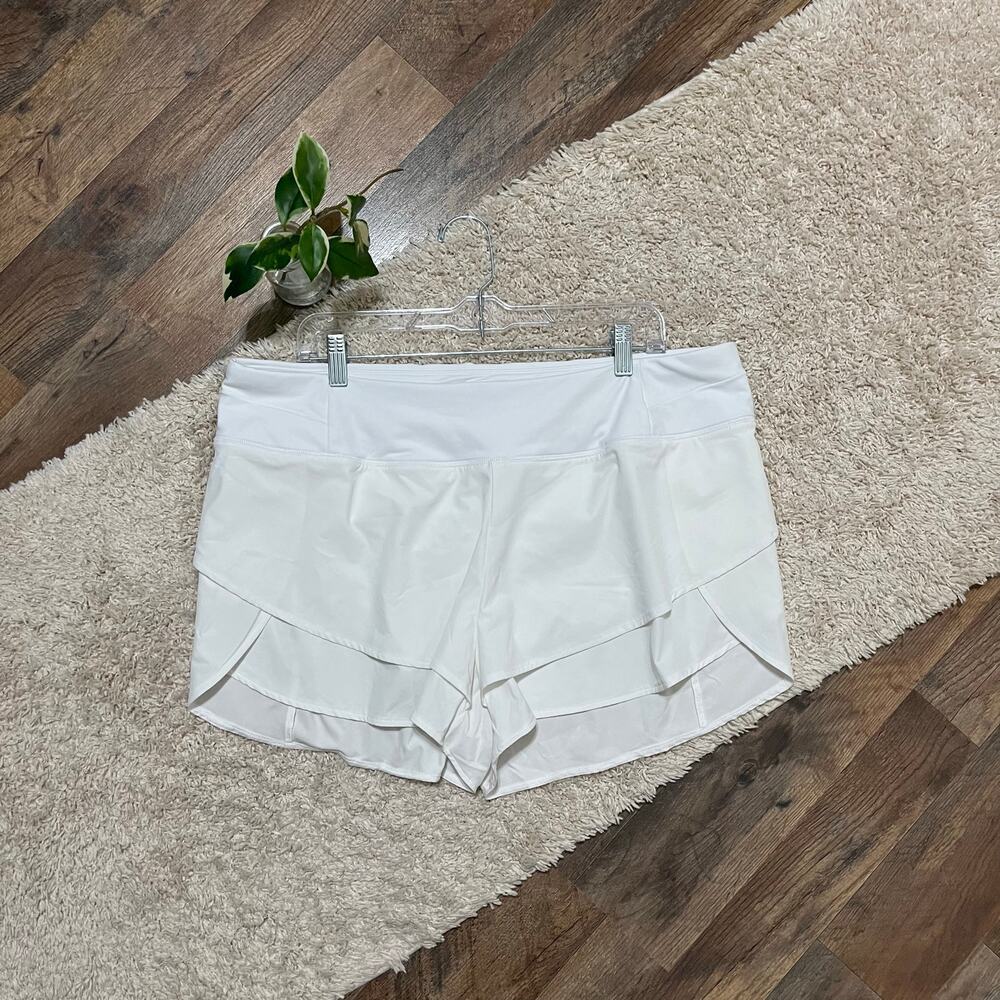 Calia by Carrie Underwood XL White Kick It Up Lined Activewear Athleisure Shorts